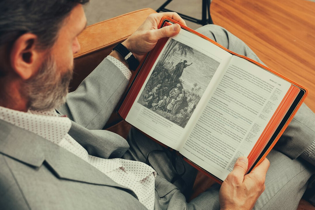 classic detective reading book